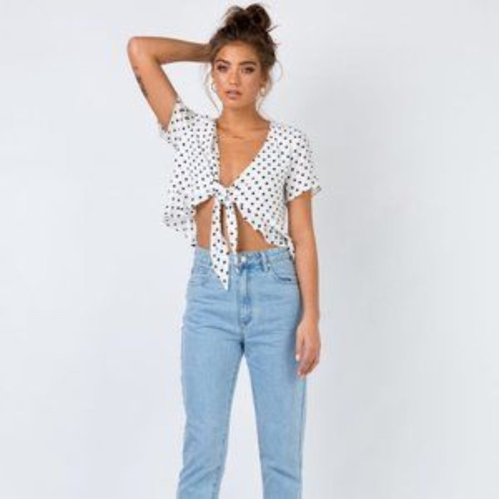 Dulcie Top White (Polka-Dot Tie)
